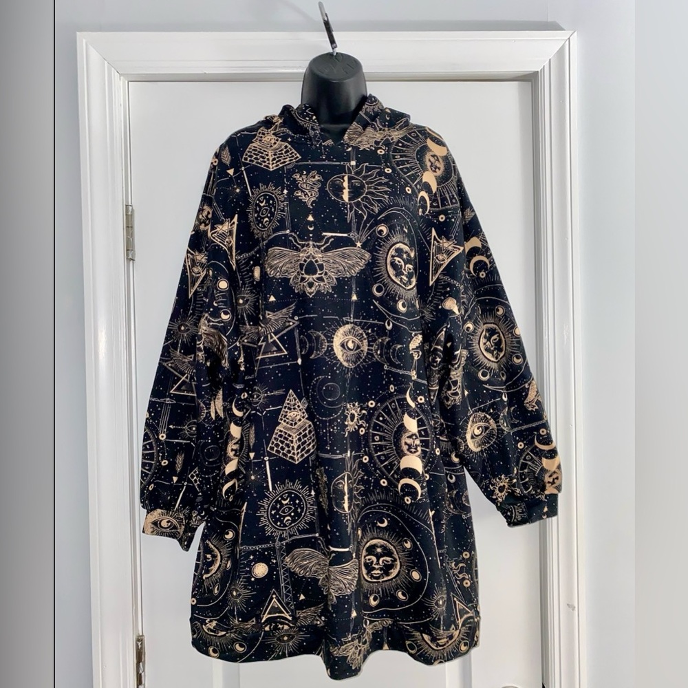 ASOS Oversized Black Witchy Graphic Hoodie Dress - Picture 2 of 8